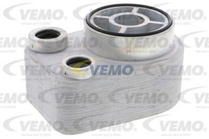 Öljynjäähdytin, moottoriöljy, DACIA,INFINITI,MERCEDES-BENZ,NISSAN,RENAULT,SUZUKI, 16600-84A00, 16600-84A00-000, 21 30 593 24R, 21300-00Q